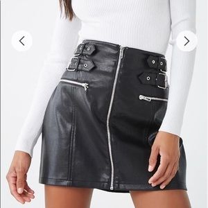 🌹Forever 21 Faux Leather Mini Skirt🌹